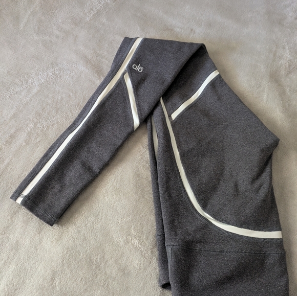 ALO YOGA Gray Leggings White Accent Size Small - Picture 7 of 7